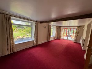 Lounge- click for photo gallery